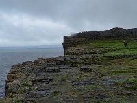 pl  DSC05077  Uitzicht op de derde  en binnenste muur van Dun Aengus.