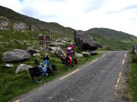 Z50_5480  Top van de Ballaghbeama Gap pas (267 m) : fietsvakantie, Ierland, Ellen