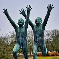 Z63 6128  "Lopende gutter", rennende jongens